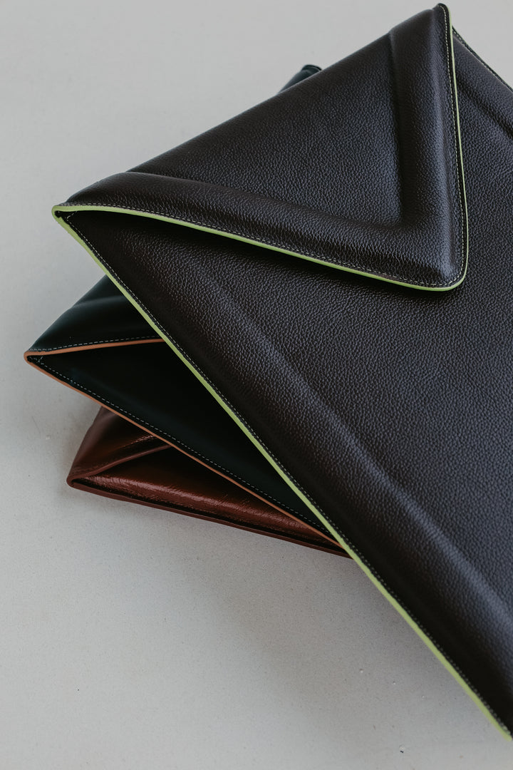 Laptop Sleeve M 16 inch | Stitched Ebony / Lime