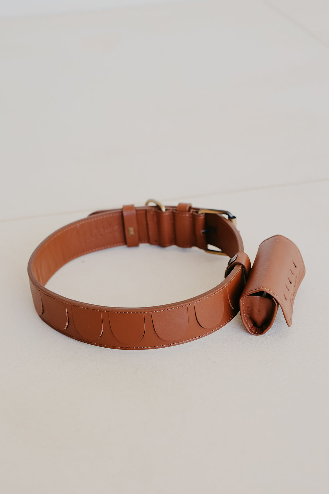 Collar Scales | Dark Cognac