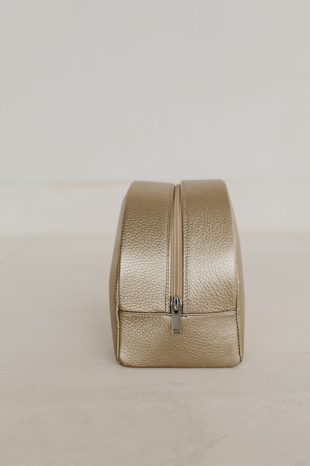 Make-Up Bag | Soft Gold Structured