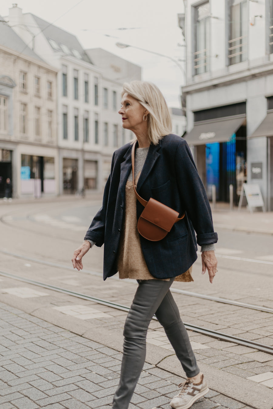 Belt Bag: Belt XL Dark Cognac + Half Moon Dark Cognac