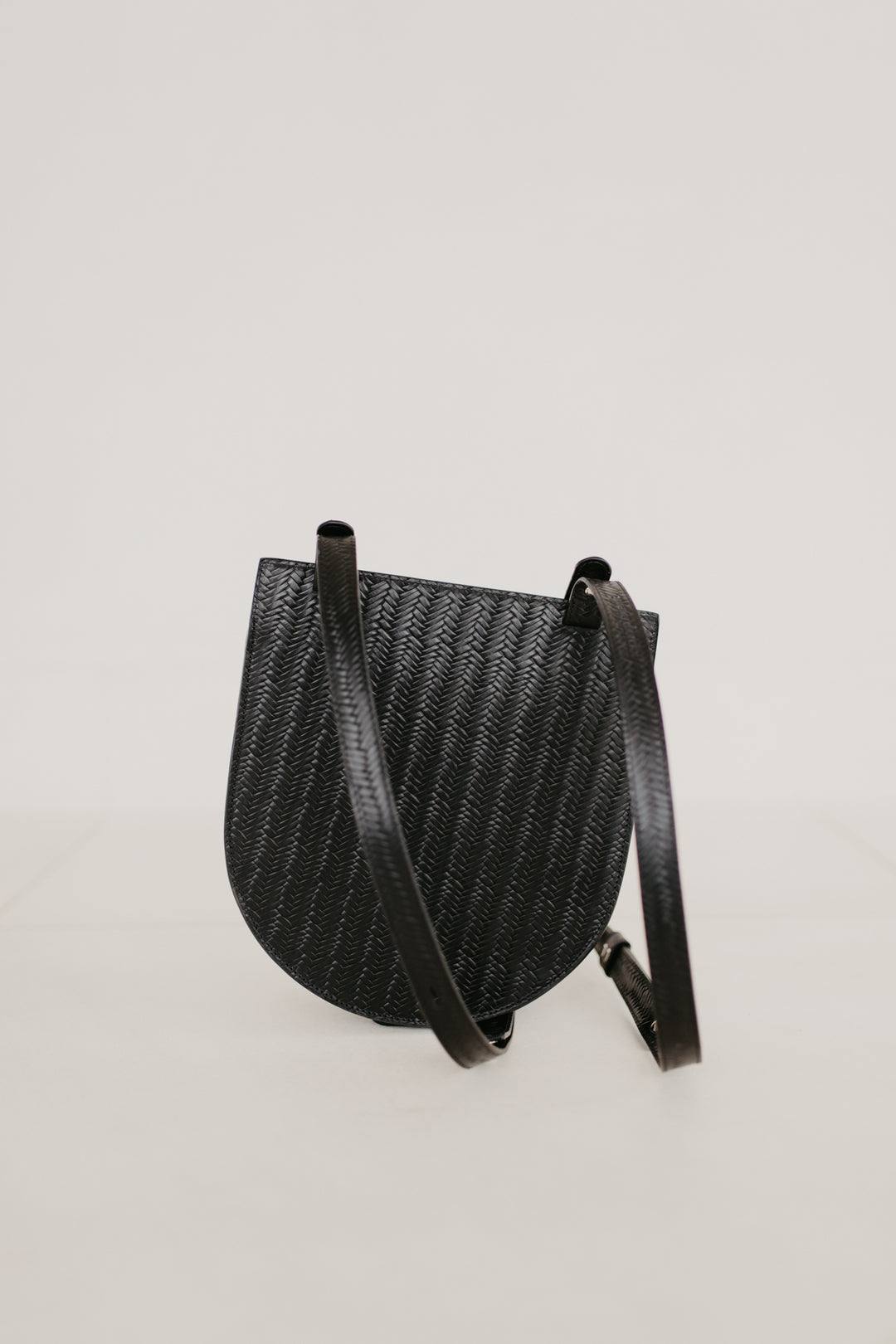 Single Saddle | Black Woven