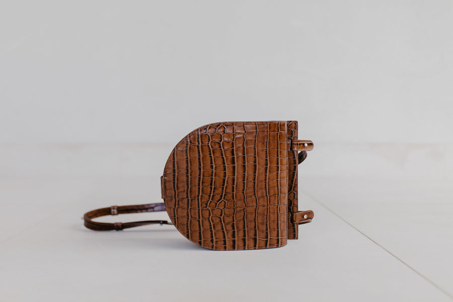 Single Saddle | Cognac Croco Glans