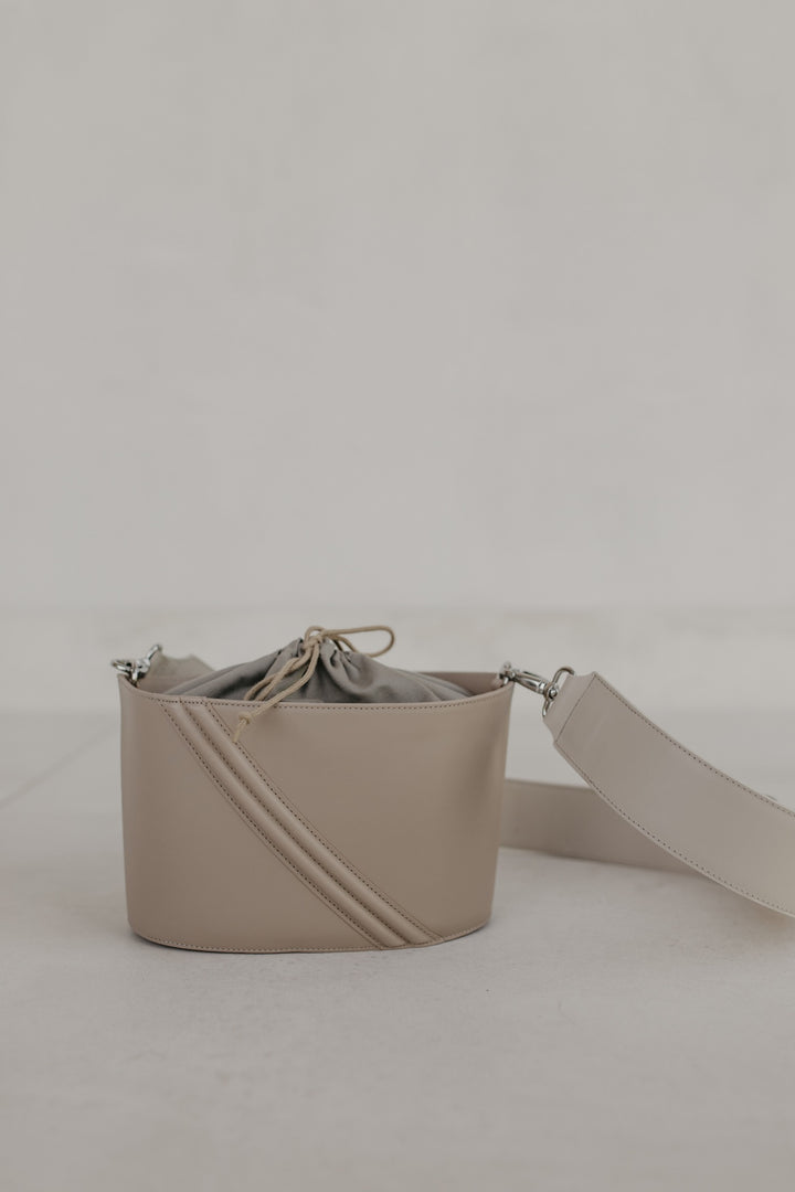 Boat Bag | Beige / Taupe Textile / Sand Strap